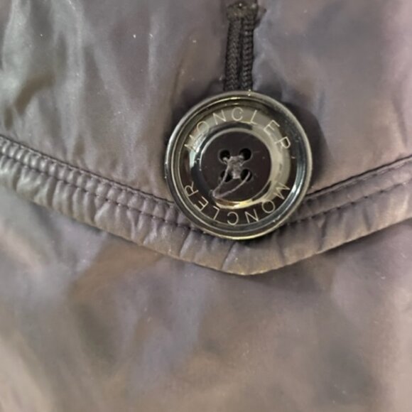 Moncler Clunye Hooded Mid-Length Down Jacket in black - Picture 14 of 14